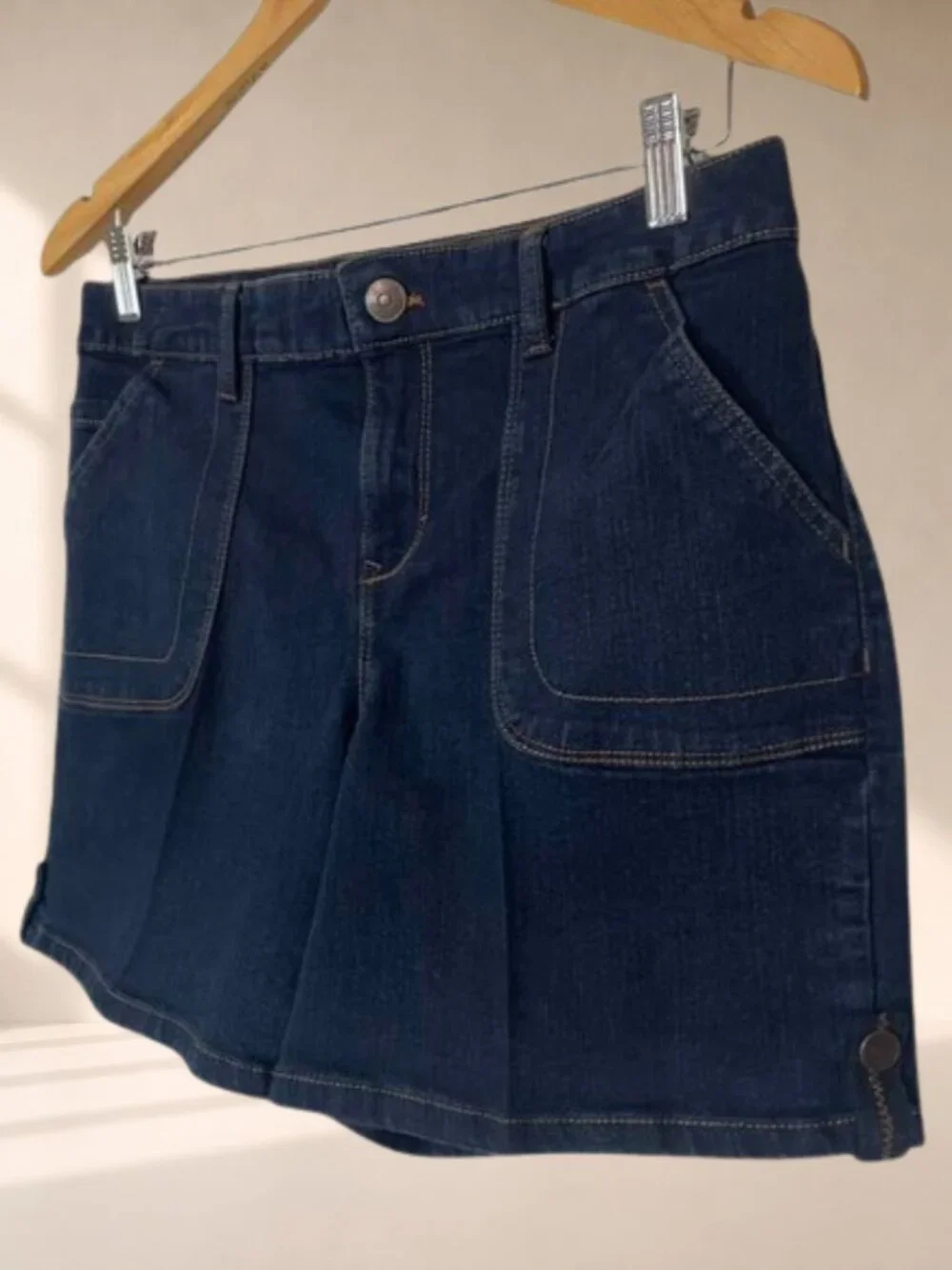 TWO Gloria Vanderbilt All-Around Slimming Effect Denim Shorts Size 8
